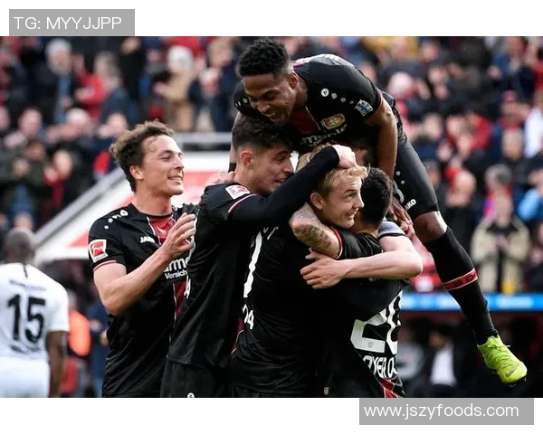 霍芬海姆惨遭连败！德甲洛瓦众势难敌，球迷怒呼不满